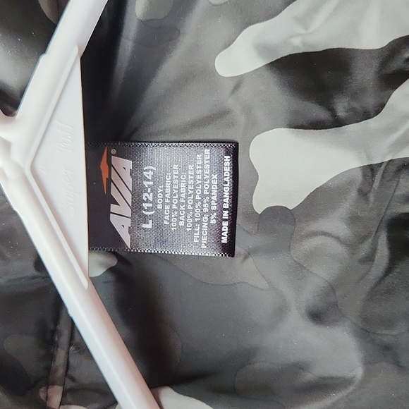 AVIA Camo Vest - Picture 10 of 11